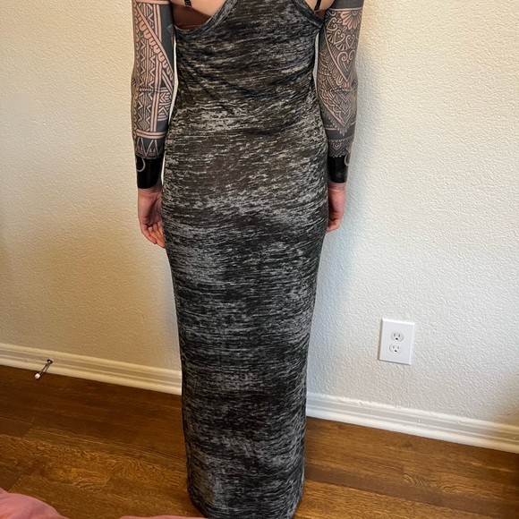 Black and grey Maxi, size 4 - Picture 2 of 3